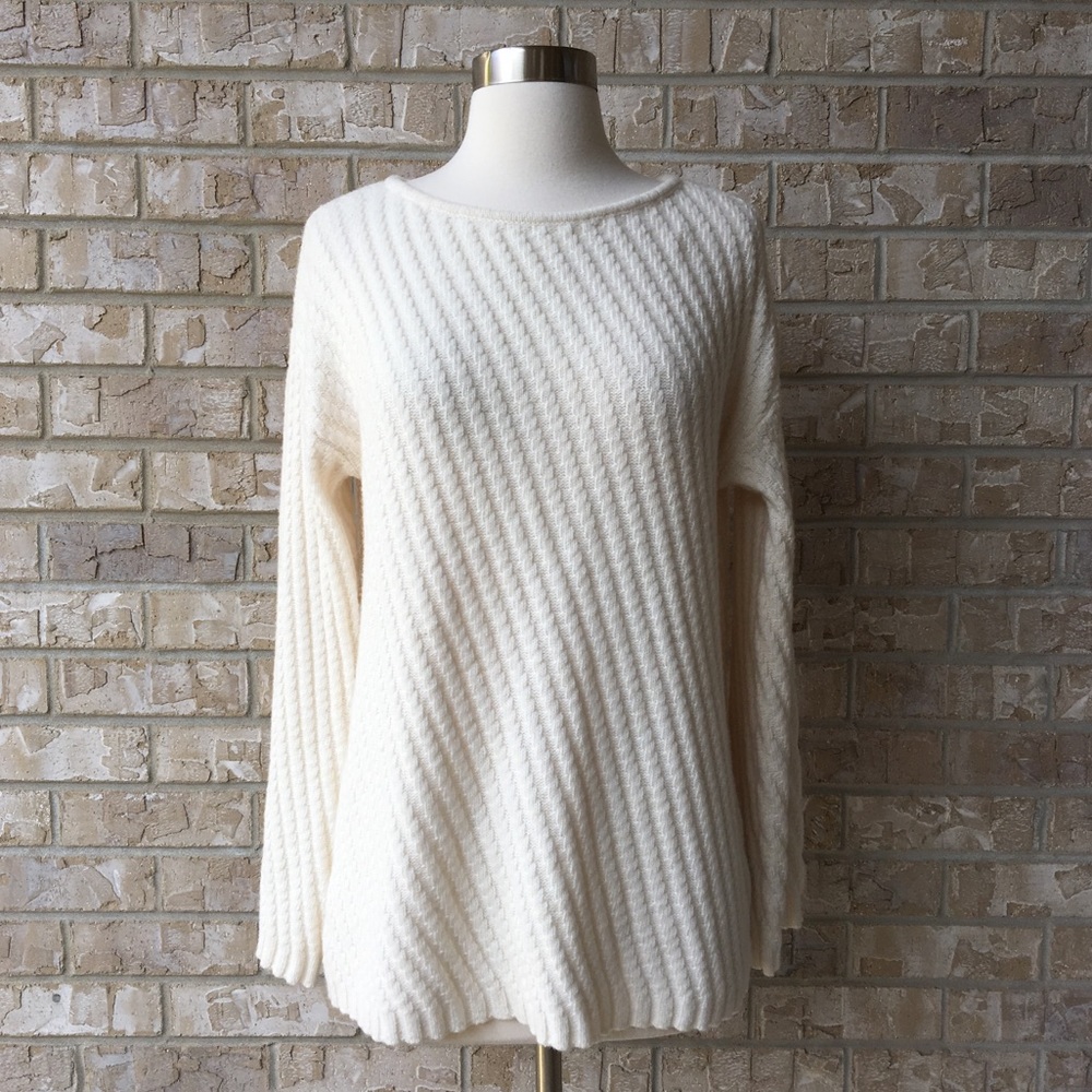 Ann Taylor Off-White Bell Sleeve Knit Sweater S 🌸